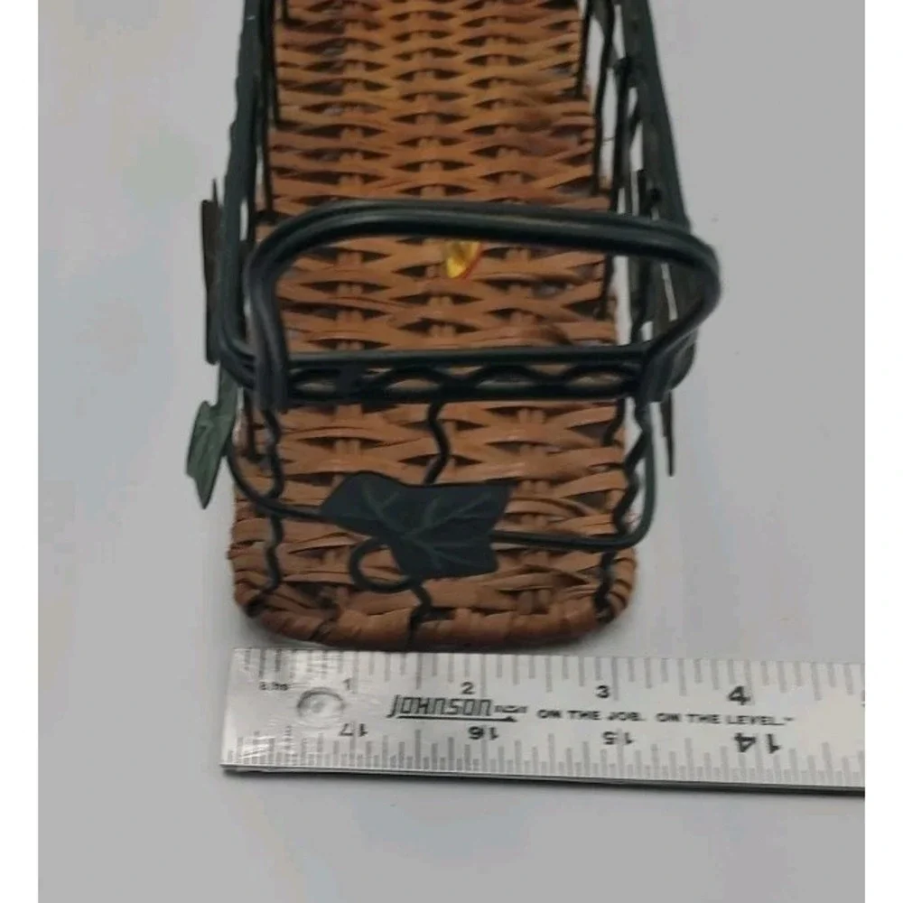Ivy Leaf Metal‎ Basket With Wicker Bottom Rectangular Centerpiece Fruit Basket